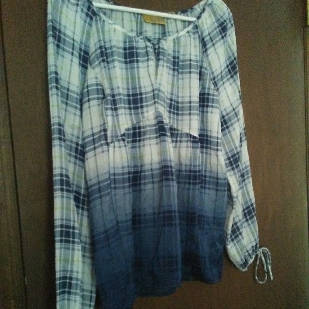 Plaid top